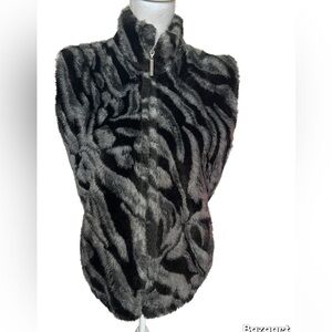 Duffel Outdoor Vintage Faux Fur Black/gray Label Missing PTP 20.5” Large